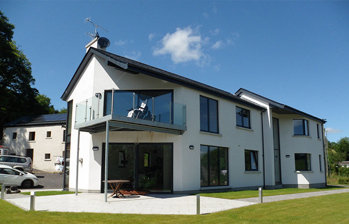 Installed aluminium windows